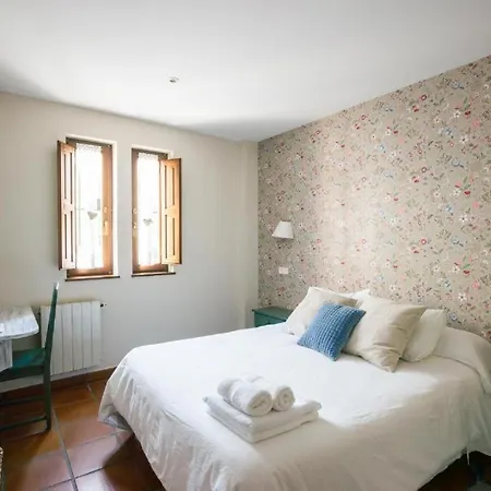 אורחן La Fuentona De *