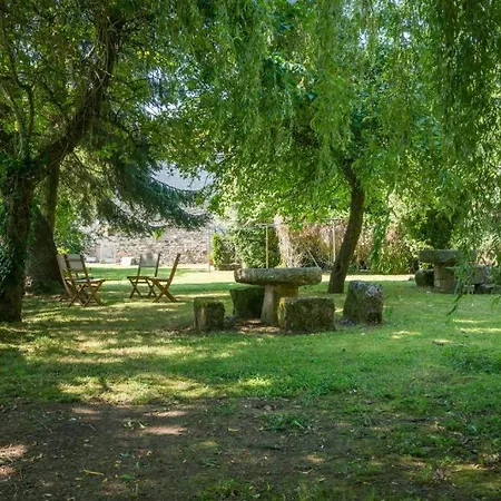 אורחן La Fuentona De *